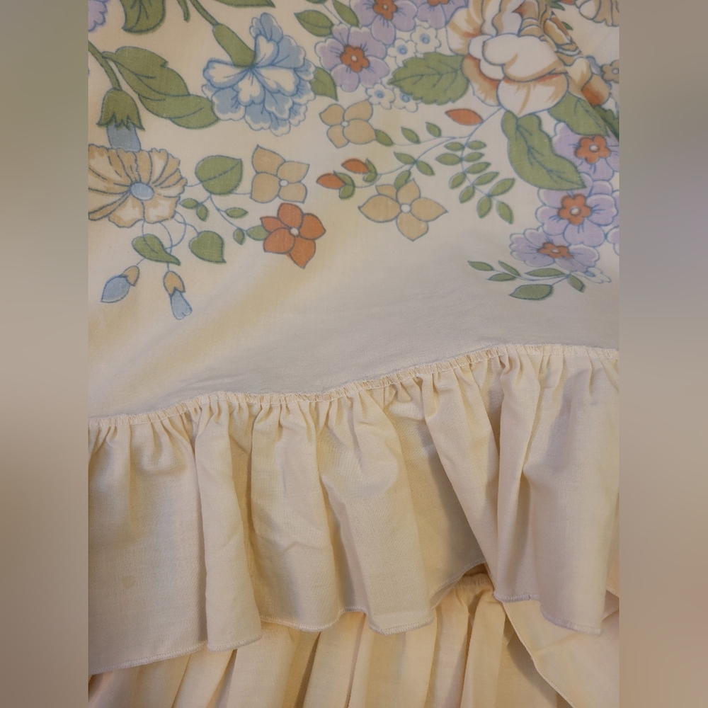 Double Bed Sheet With Ruffle Trim